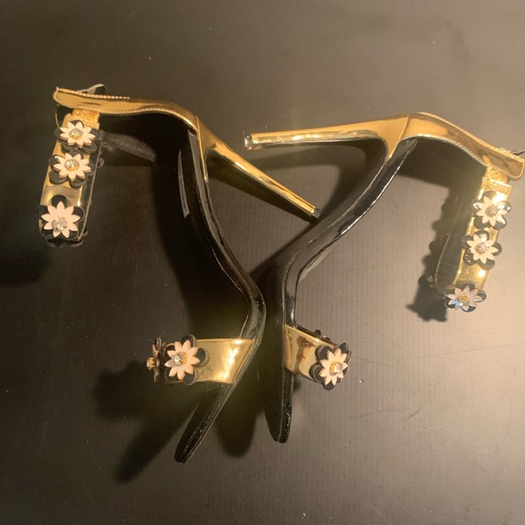 Cape Robbin Gold and Black Floral Heels - Picture 10 of 12